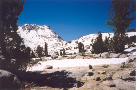 General view south on the way to Seldon Pass.